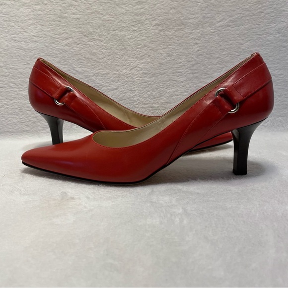 Talbots Women's Sz 6.5M Vero Cuoio Heel Buckle on Side GUC Elegant Leather Pump - Picture 1 of 11